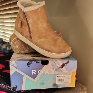 Roxy Women's Tan Faux-Suede Shearling-Lined Zip Ankle Booties